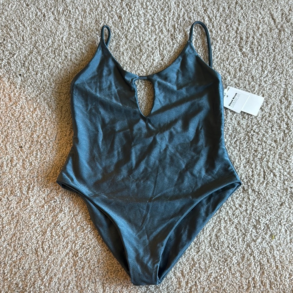 NWT Cloud Break Shauna Keyhole One Piece Swimsuit Blue size Medium - Picture 2 of 6